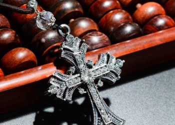 christian metal基督金属，也被称为白金属或圣洁金属