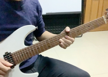 电吉他古典颤音和摇滚颤音的区别？